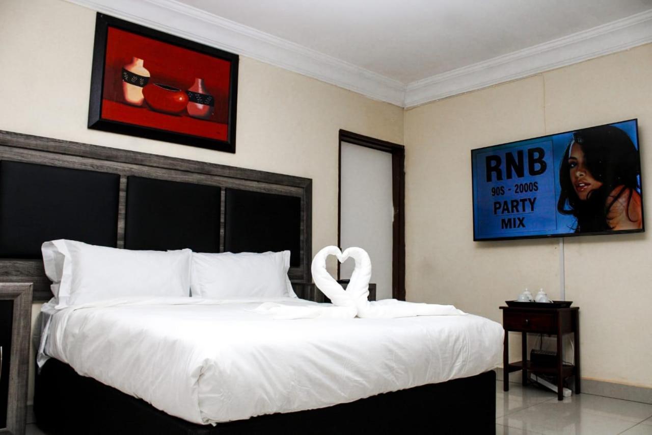 Bed and Breakfast Tshukudu E Ntsho Mogwase Екстер'єр фото